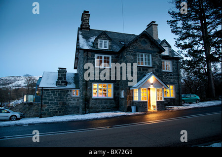 La croce Volpi hotel e ristorante, Brithdir, Dolgellau, Parco Nazionale di Snowdonia Gwynedd, Wales UK Foto Stock