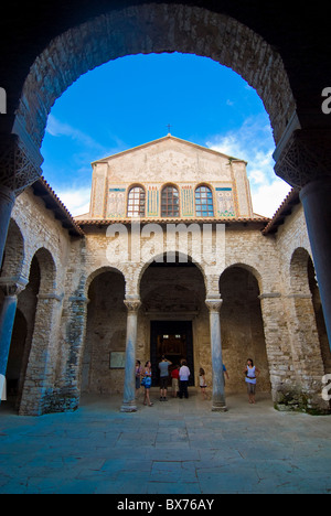 Il sesto secolo Basilica Eufrasiana, Sito Patrimonio Mondiale dell'UNESCO, Parenzo in Istria, Croazia, Europa Foto Stock