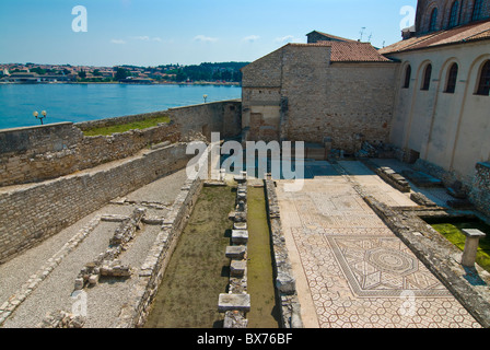 Mosaici del VI secolo Basilica Eufrasiana, Sito Patrimonio Mondiale dell'UNESCO, Parenzo in Istria, Croazia, Europa Foto Stock