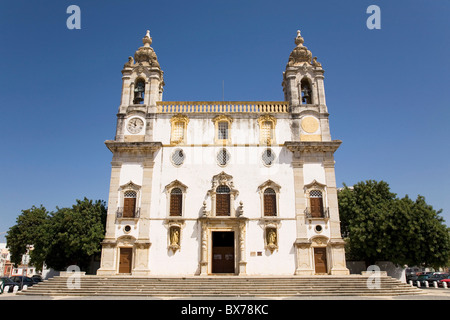 La barocca portoghese (Talha Dourada) in stile Chiesa di Nostra Signora del Carmo (Ingreja de Nossa Senhora do Carmo) a Faro, Portogallo Foto Stock