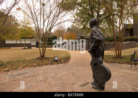 Statua di Elvis in luogo di nascita Tupelo Mississippi USA Foto Stock