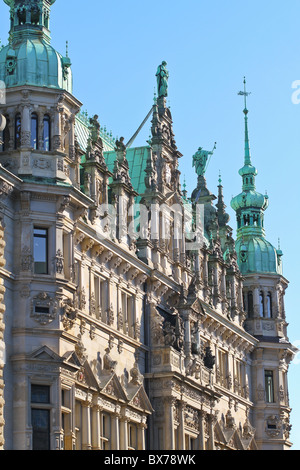 Alcuni dettagli architettonici dal municipio di Amburgo, Germania. Foto Stock