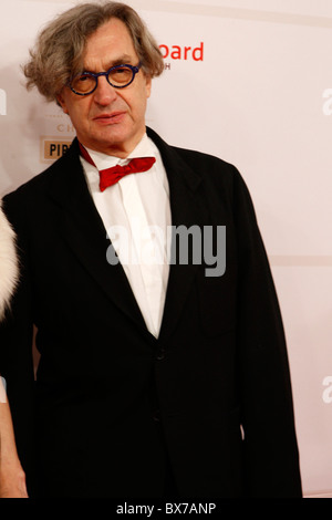 Director Wim Wenders al ventitreesimo European Film Awards di Tallin Estonia Foto Stock