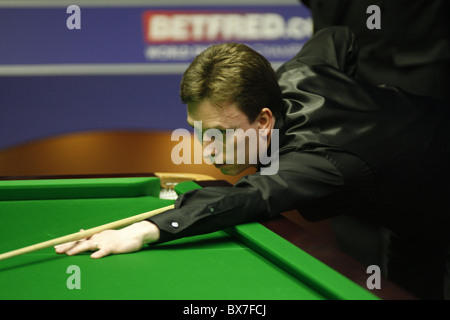 Ken Doherty di Irlanda (PIC) in azione nei confronti di Mark Selby dell'Inghilterra. Foto Stock