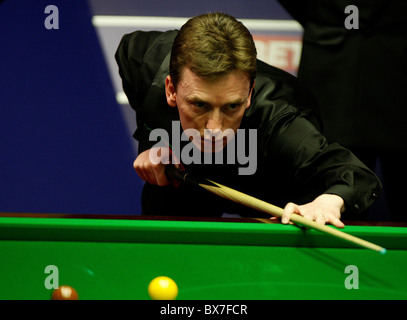 Ken Doherty di Irlanda (PIC) in azione nei confronti di Mark Selby dell'Inghilterra. Foto Stock