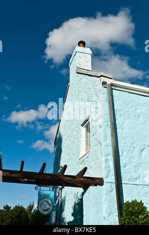 dh HERM GUERNSEY Ship inn segno e herm Island casa dipinta pareti blu hotel canale isole pub Foto Stock