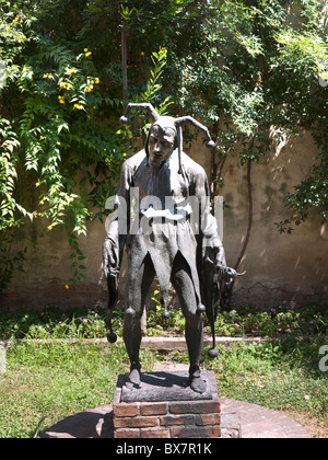 Statua di Rigoletto nel giardino del centro informazioni dall'opera insieme a Mantova da Verdi Foto Stock