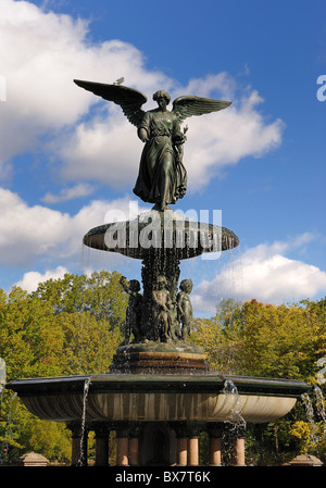 Fontana di Bethesda nel Central Park di New York City. Foto Stock