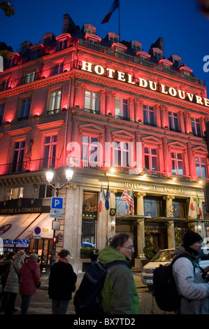 Parigi, Francia, illuminazione natalizia, 'Hotel du Louvre' esterno di hotel di lusso, facciata dell'edificio Hyatt, facciata esterna, luci Foto Stock