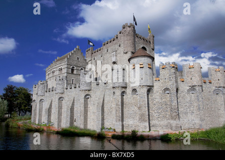 Castello di Gravensteen a Gand in Belgio nel periodo estivo. Foto Stock