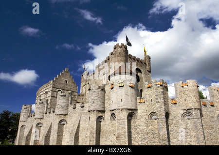 Castello di Gravensteen a Gand in Belgio nel periodo estivo. Foto Stock