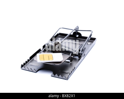 Scheda SIM sul mousetrap isolato su uno sfondo bianco. Foto Stock