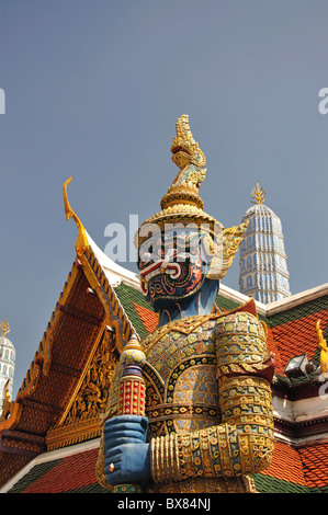 "Yaksha' mitica guardia, il Grand Palace, Rattanakosin Island, Bangkok, Thailandia Foto Stock