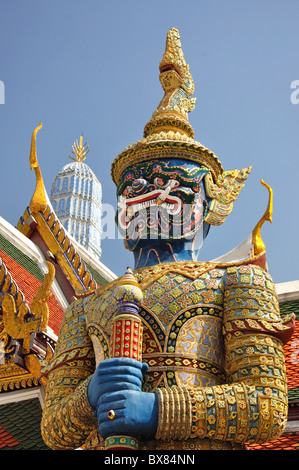 "Yaksha' mitica guardia, il Grand Palace, Rattanakosin Island, Bangkok, Thailandia Foto Stock