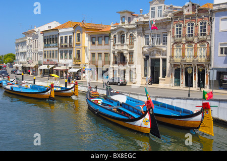 Barche tradizionali ' Moliceiros', canale centrale, Aveiro, regione di Beiras regione, Portogallo Foto Stock