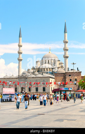 Yeni Cami (noto anche come la nuova moschea) Istanbul Turchia Foto Stock