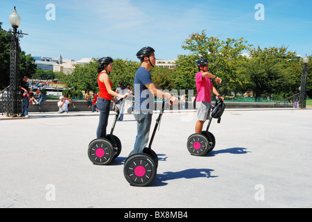 Sightseer turisti su Segway personal i trasportatori in Washington, DC. Foto Stock