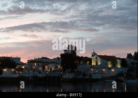 Tramonto spettacolare su Alcoutim, Algarve Portogallo Foto Stock