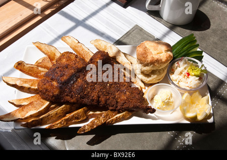 Piatto di pesce e patatine al ristorante Fiddlin Lobster, Souris, Prince Edward Island, The maritimes, Foto Stock