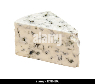 Formaggio blu isolato su uno sfondo bianco. Foto Stock