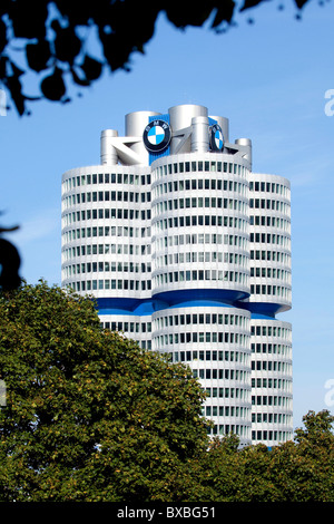 Sede della BMW AG a Monaco di Baviera, Germania, Europa Foto Stock