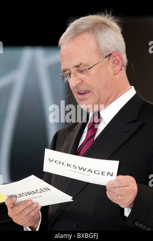 Martin Winterkorn, presidente della Volkswagen AG, presentando lo studio della VW auto elettrica e-up, durante la notte del gruppo del Foto Stock