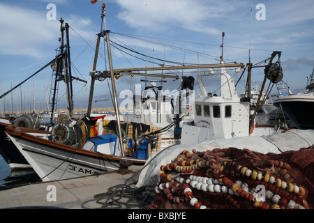 Peschereccio nel porto di Javea sulla Costa Blanca Foto Stock