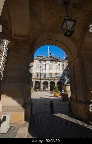 City Chambers, Royal Mile di Edimburgo, Lothians, Scozia, Agosto 2010 Foto Stock