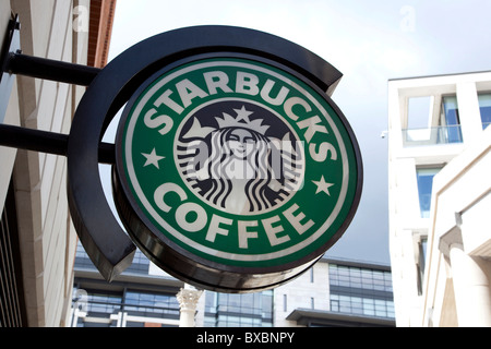 Il logo, Starbucks Coffee in London, England, Regno Unito, Europa Foto Stock