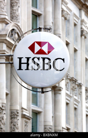 Logo della banca HSBC in London, England, Regno Unito, Europa Foto Stock
