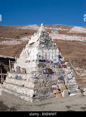 Religiose tibetane in pietra Tagong, nella provincia di Sichuan, in Cina Foto Stock