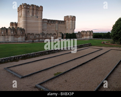 In mattoni rossi - castello Mudejar-in Coca, Spagna. Foto Stock