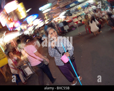 Mendicante cieco in Khao San Road. Bangkok. Thailandia. Foto Stock