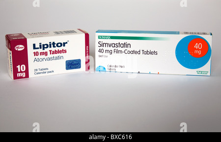(Atorvastatin lipitor) e simvastatina - esempi di due statine utilizzato nel Regno Unito per la riduzione del colesterolo Foto Stock