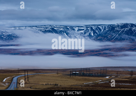 Guida auto verso Varmahlid, un piccolo villaggio di Skagafjordur, Northwest Islanda. Foto Stock