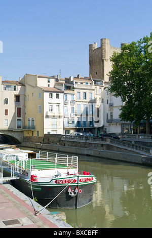 I commercianti di Ponte sul Canal de la Robine passando attraverso Narbonne Francia Foto Stock