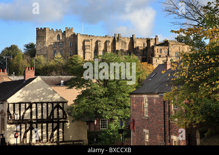 Durham Castle, ora Durham University College, visto dalla Croce, Durham City, Co. Durham, North East England, Regno Unito Foto Stock