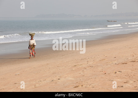 Spiagge di pesca della Sierra Leone la capitale Freetown, lungo l'Oceano Atlantico. Foto Stock