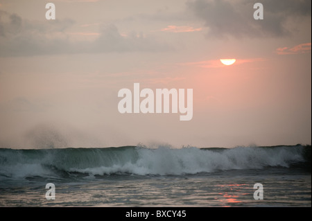 Seascape lungo Mal Pais costa in San Jose Costa Rica Foto Stock