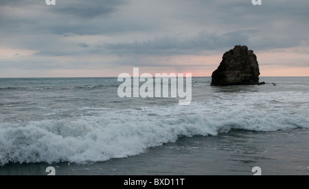 Seascape lungo Mal Pais costa in San Jose Costa Rica Foto Stock