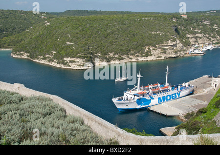 Traghetto per l'isola di Sardegna, Bonifacio, Corsica, Francia Foto Stock