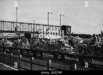 Eventi, prima guerra mondiale / prima guerra mondiale, inizio, reggimento tedesco di fanteria caricato su un treno merci per il trasporto ferroviario, all'inizio di agosto 1914, diritti aggiuntivi-clearences-non disponibile Foto Stock