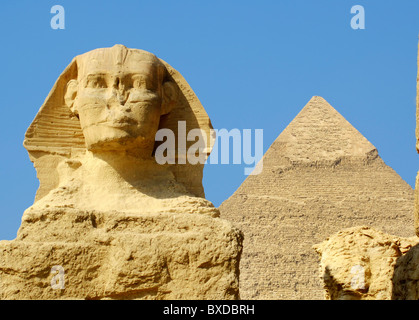 La sfinge e Chefren Piramide di Giza in Egitto Foto Stock