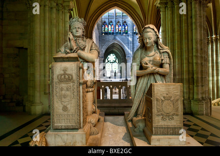 Francia, Seine Saint Denis, Saint Denis, la Basilica di Saint Denis, statua reclinata di Louis XVI Foto Stock