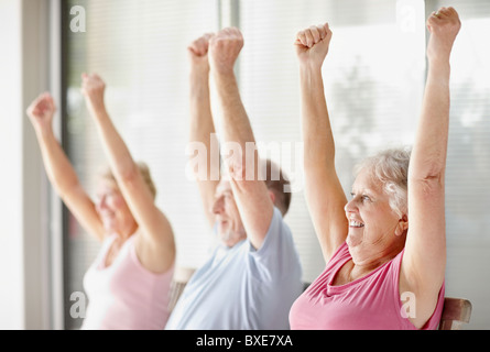 Senior della classe di esercizio Foto Stock