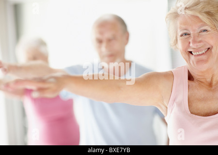 Senior della classe di esercizio Foto Stock