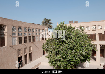 Lo sceicco Juma Al Maktoum, base dell'architettura tradizionale museo di Dubai Foto Stock