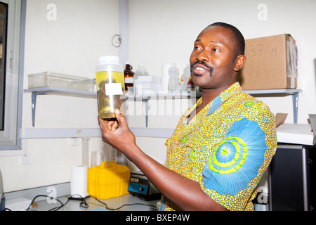 Laboratorio di virus di Yaoundé Camerun Africa Foto Stock