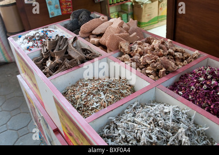 Il piccante souk nel quartiere di Deira Dubai Foto Stock