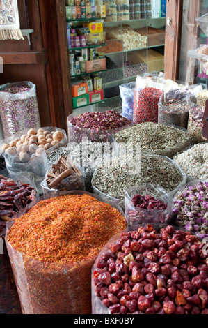 Il piccante souk nel quartiere di Deira Dubai Foto Stock